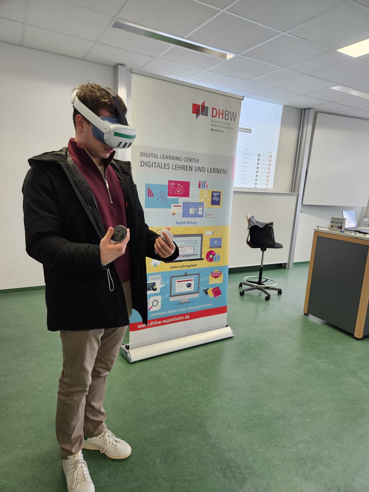 Read more about the article Erleben Sie die Zukunft: Rückblick auf den Campustag 2025 an der DHBW Mannheim mit VR & AR