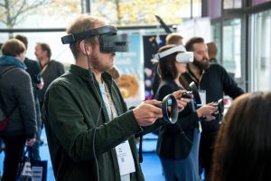 Read more about the article Immersive Technologien an der DHBW Mannheim: Innovation in der Lehre durch Eigenentwicklungen und Softwaretesting